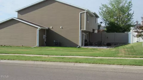 4918 Windsor St, Bismarck, ND 58503 photo 40