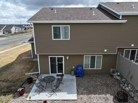 4918 Windsor St, Bismarck, ND 58503 photo 33