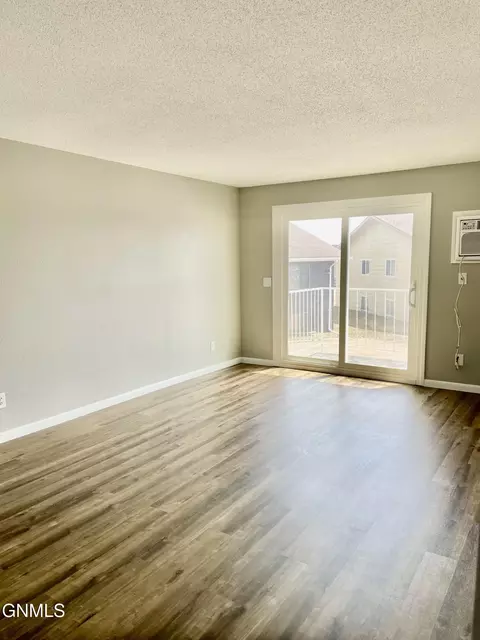 3231 Rosser Ave, Bismarck, ND 58501 photo 8