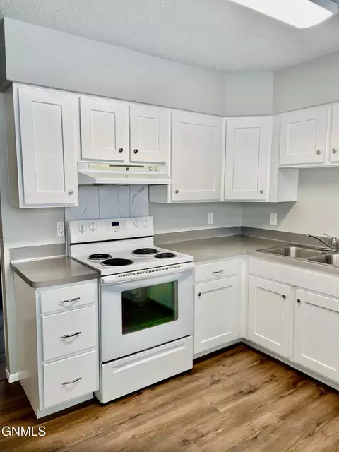3231 Rosser Ave, Bismarck, ND 58501 photo 17