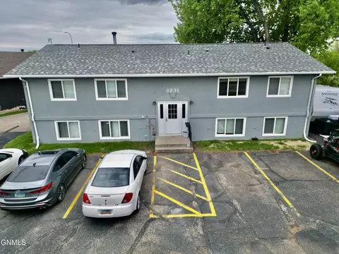 3231 Rosser Ave, Bismarck, ND 58501