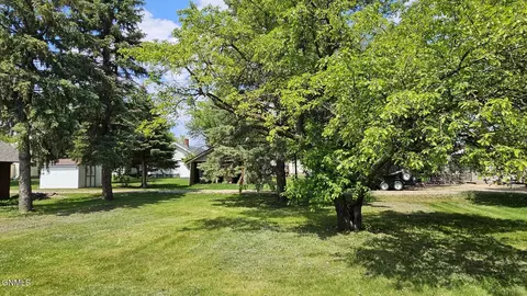 429 Main St, Ellendale, ND 58436 photo 5