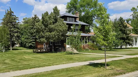 429 Main St, Ellendale, ND 58436 photo 2