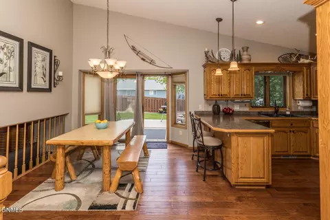 902 St Thomas Trl NW, Mandan, ND 58554 photo 7