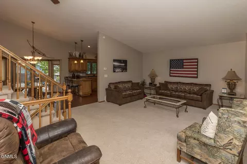 902 St Thomas Trl NW, Mandan, ND 58554 photo 4