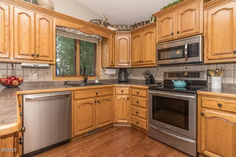 902 St Thomas Trl NW, Mandan, ND 58554 photo 11