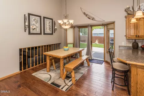 902 St Thomas Trl NW, Mandan, ND 58554 photo 8