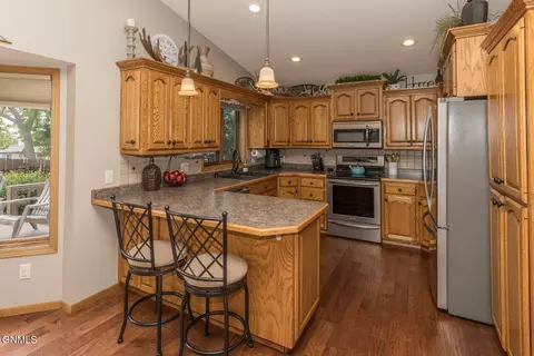 902 St Thomas Trl NW, Mandan, ND 58554 photo 9