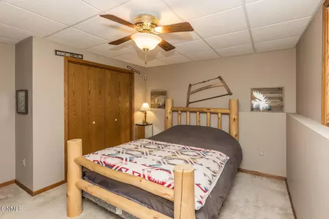 902 St Thomas Trl NW, Mandan, ND 58554 photo 24