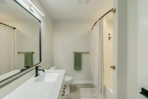 Bath - 406 Cobblestone Loop SW, Mandan, ND 58554 photo 2 of 13