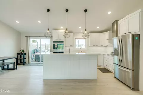 Kitchen - 406 Cobblestone Loop SW, Mandan, ND 58554 photo 1 of 12