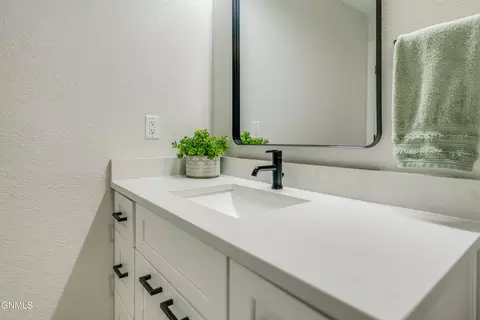 Bath - 406 Cobblestone Loop SW, Mandan, ND 58554 photo 13 of 13