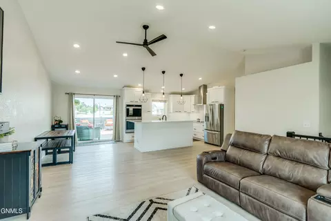 Other - 406 Cobblestone Loop SW, Mandan, ND 58554 photo 2 of 19