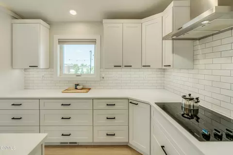 Kitchen - 406 Cobblestone Loop SW, Mandan, ND 58554 photo 5 of 12