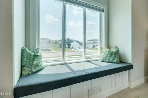Entry Way - 406 Cobblestone Loop SW, Mandan, ND 58554 photo 1 of 6