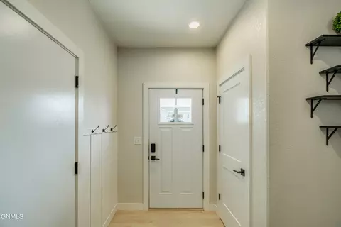 Entry Way - 406 Cobblestone Loop SW, Mandan, ND 58554 photo 4 of 6