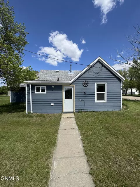 25 4th Ave NE, Crosby, ND 58730