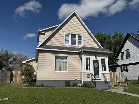 719 1st Ave W, Williston, ND 58801