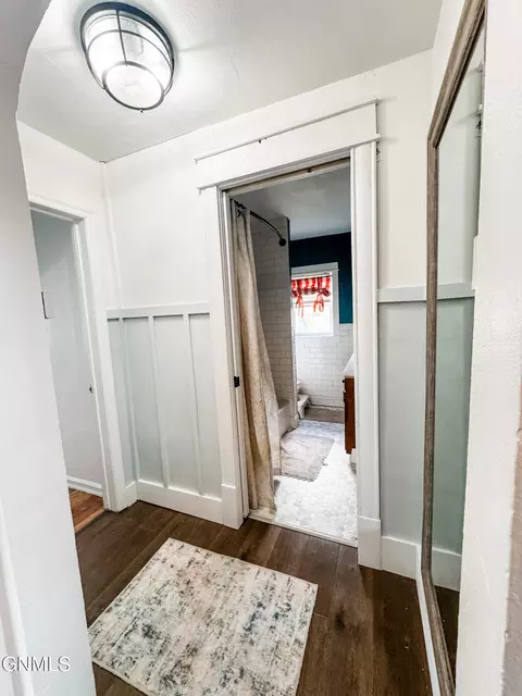 Entry Way - 719 1st Ave W, Williston, ND 58801 photo 4 of 5