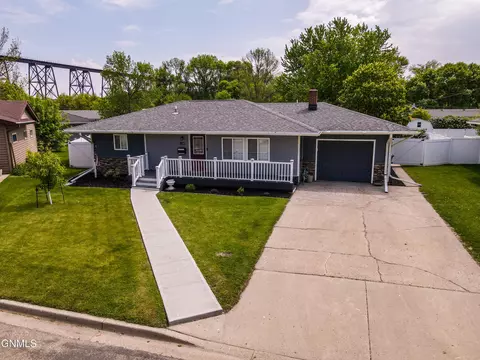 1348 6th Ave NE, Valley City, ND 58072
