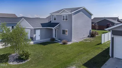 3087 Whitlow St, Lincoln, ND 58504