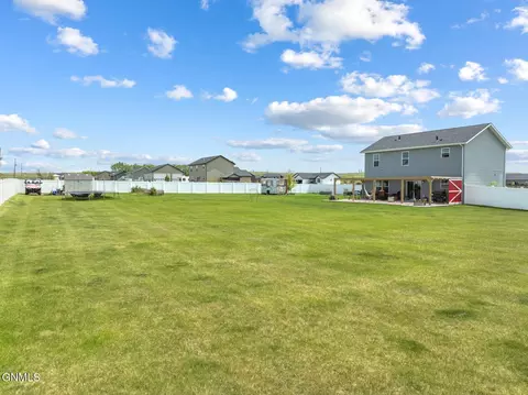 13351 River Meadow St, Williston, ND 58801 photo 17