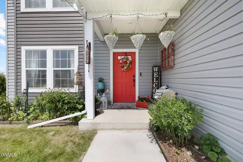13351 River Meadow St, Williston, ND 58801 photo 4