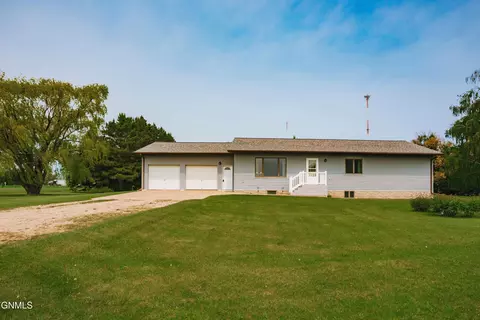 8550 38th St SE, Jamestown, ND 58401