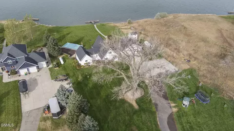 9332 Island Rd, Bismarck, ND 58503