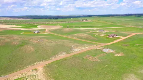 12840 Prairie Ln, Watford City, ND 58854