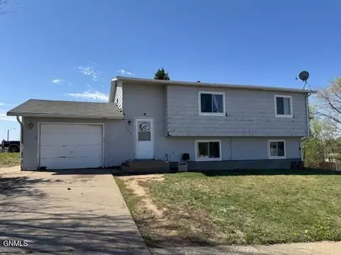 268 17th St E St E, Dickinson, ND 58601 photo 1