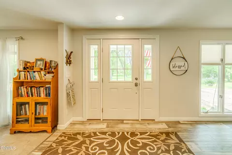 7601 Dogwood Dr, Bismarck, ND 58504