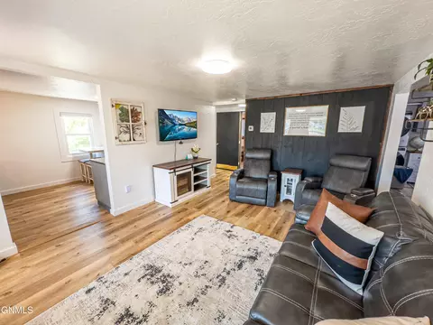 Living - 716 5th St SE, Sidney, MT 59270 photo 2 of 3