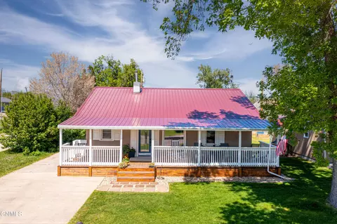 Exterior - 716 5th St SE, Sidney, MT 59270 photo 2 of 9