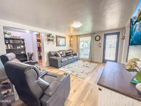 Living - 716 5th St SE, Sidney, MT 59270 photo 3 of 3