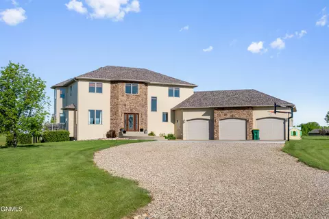 7920 Country Brook Rd, Bismarck, ND 58503