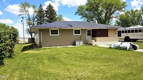315 2nd Ave SE, Ashley, ND 58413