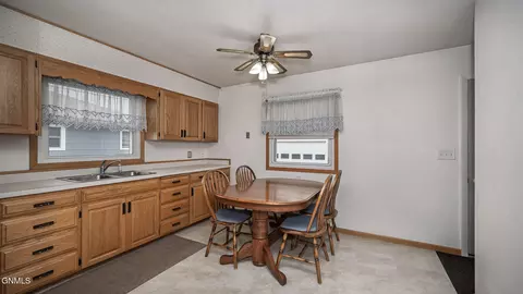 419 14th St, Bismarck, ND 58504 photo 11