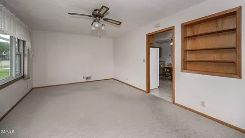 419 14th St, Bismarck, ND 58504 photo 9
