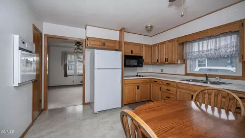 419 14th St, Bismarck, ND 58504 photo 13