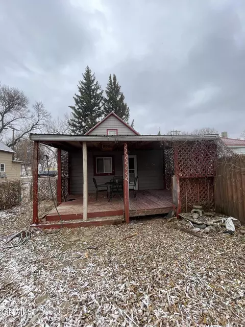 Exterior - 103 1st Ave E, Zap, ND 58580 photo 3 of 5