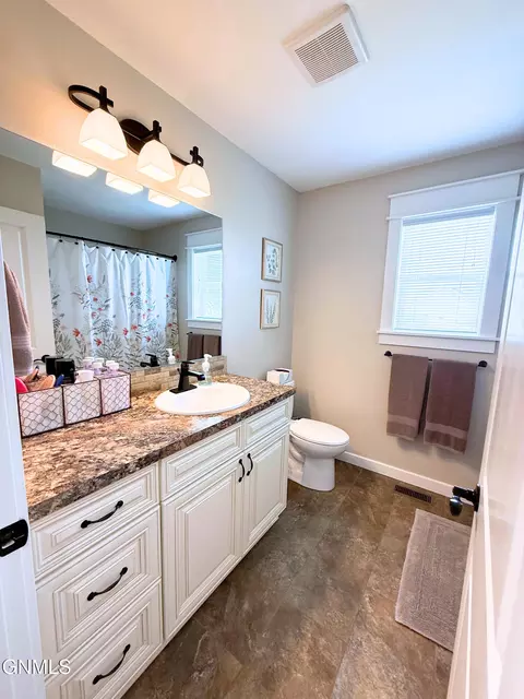 13344 Yellowstone Meadow St, Williston, ND 58801 photo 21