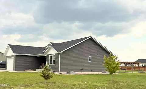 13344 Yellowstone Meadow St, Williston, ND 58801 photo 3