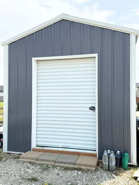 13344 Yellowstone Meadow St, Williston, ND 58801 photo 9