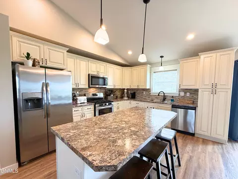 13344 Yellowstone Meadow St, Williston, ND 58801 photo 8