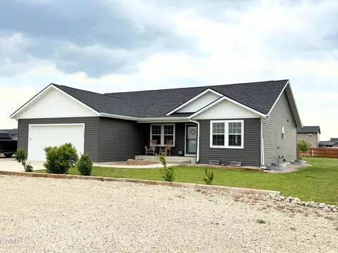 13344 Yellowstone Meadow St, Williston, ND 58801 photo 2
