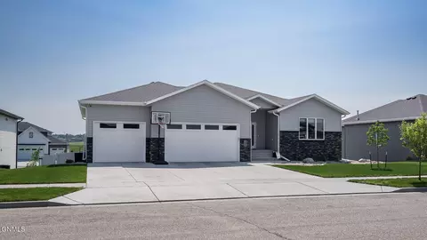 3919 Herd Pl, Bismarck, ND 58503 photo 47