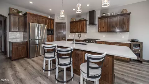 3919 Herd Pl, Bismarck, ND 58503 photo 9