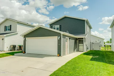 6979 Majestic Lp, Bismarck, ND 58504