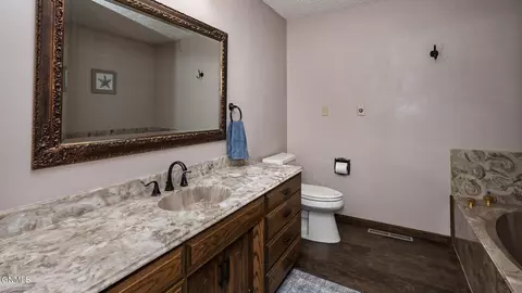 Bath - 201 E Brandon Dr, Bismarck, ND 58503 photo 2 of 7